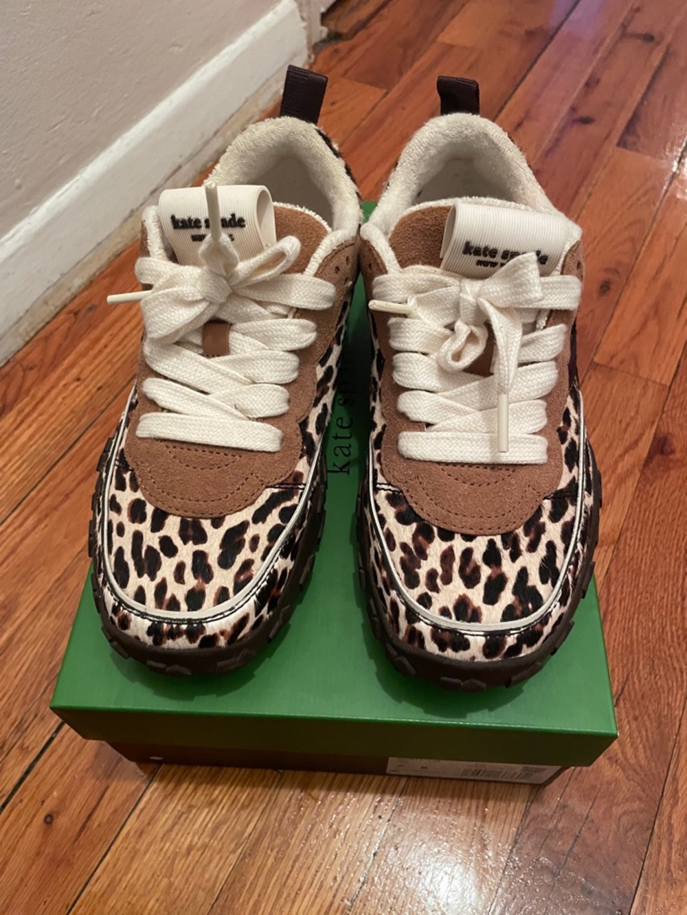 Kate Spade Runner Downtown Leopar - Picture 3 of 8